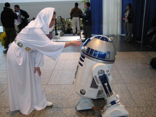 Leia and R2
